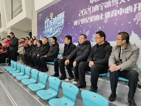 西宁冰球场将成青海省冰雪运动的新引擎