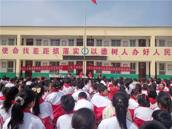 河南漯河男孩创办的“爱心流动书屋"在驻马店俩农村小学启动！